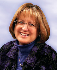 Photo of Lynn Raade
