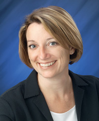 Photo of Lynda Kelly